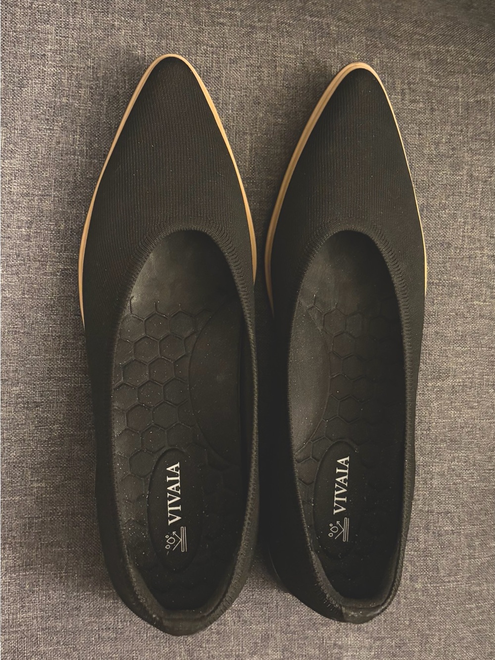 Viviana Aria 5 Black Pointed Knit Slip-On Flats with Tan Trim